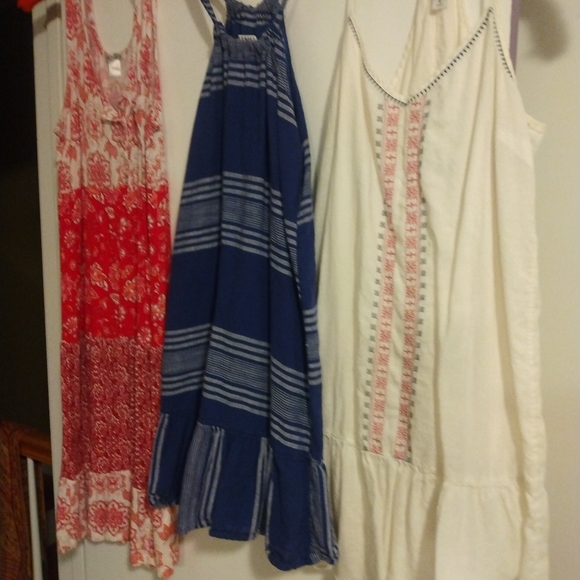 Clothes - Picture 3 of 16